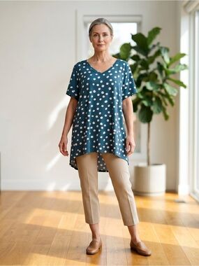 LuLaRoe Soft & Effortless Blue Polka Dot Hi Low V-Neck Tunic Top